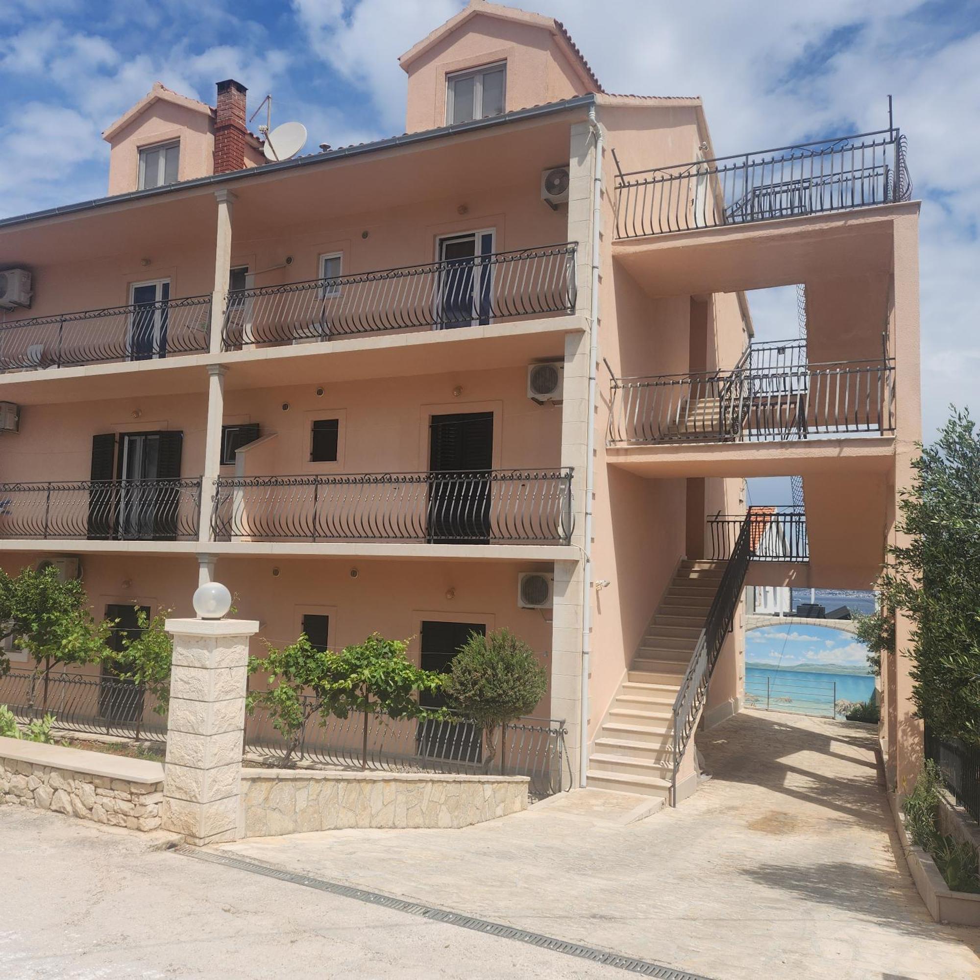 Rooms & Studio Villa Tatjana Supetar Exterior photo