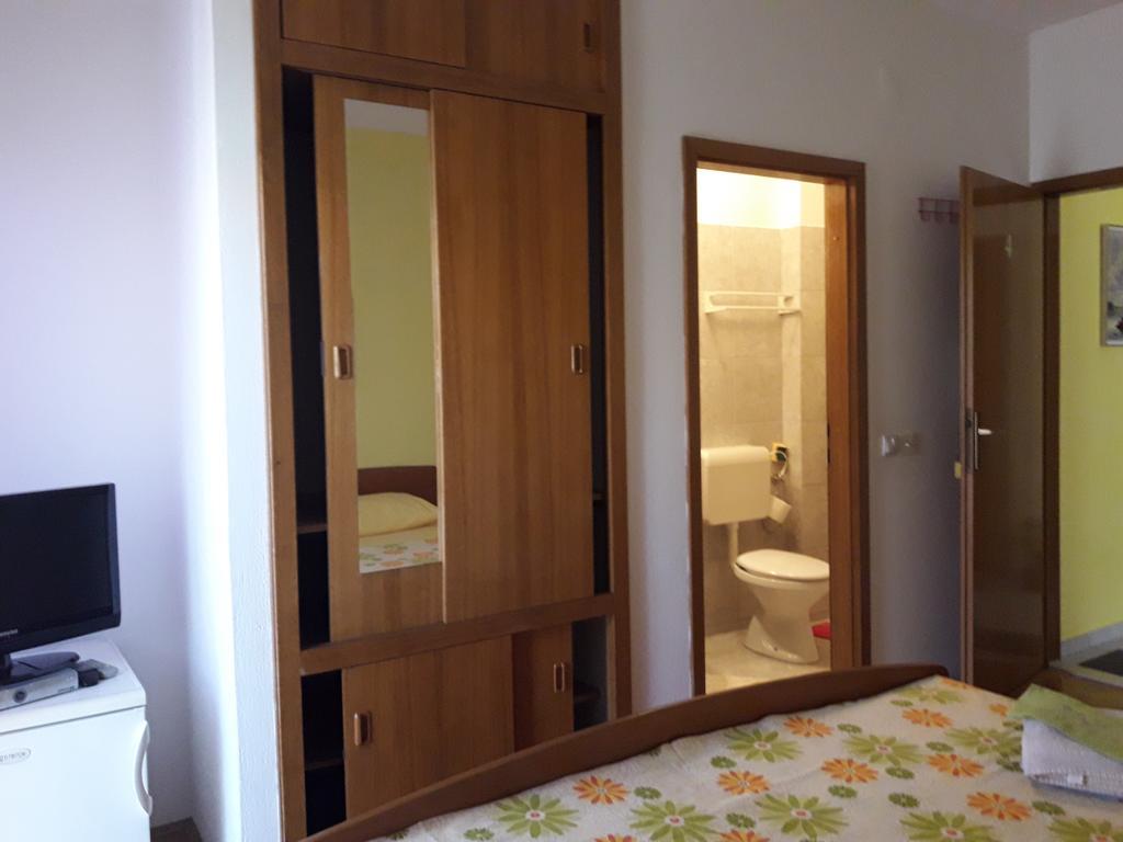 Rooms & Studio Villa Tatjana Supetar Exterior photo