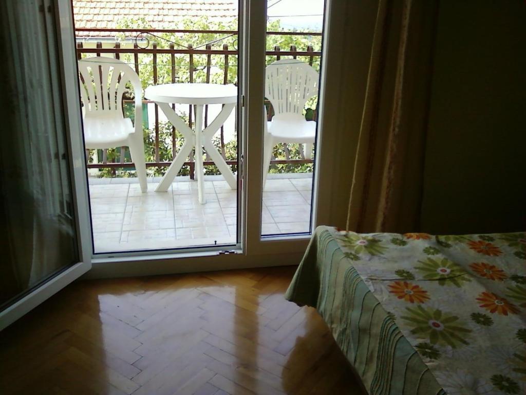 Rooms & Studio Villa Tatjana Supetar Exterior photo